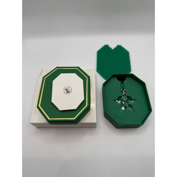 Swarovski Annual Edition 2023 Little Star Ornament Green Ribbon Gold Tone - Picture 5 of 6